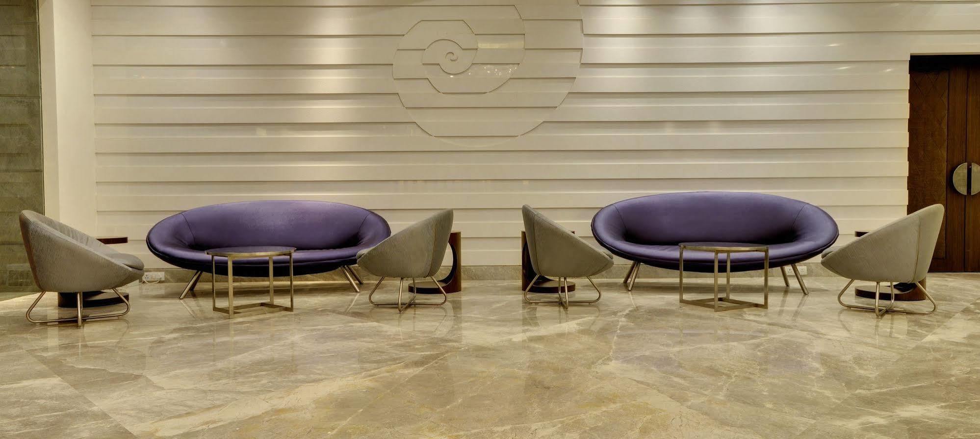 Hotel Platinum Rajkot Exteriör bild