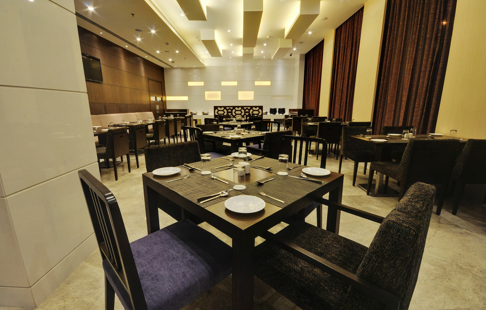 Hotel Platinum Rajkot Exteriör bild