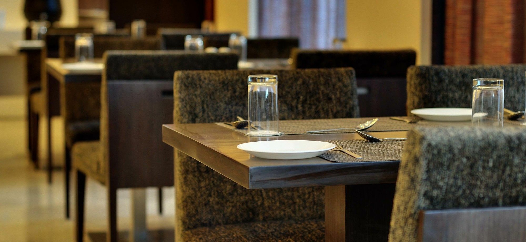 Hotel Platinum Rajkot Exteriör bild