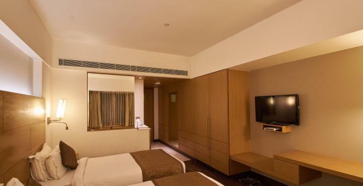 Hotel Platinum Rajkot Exteriör bild