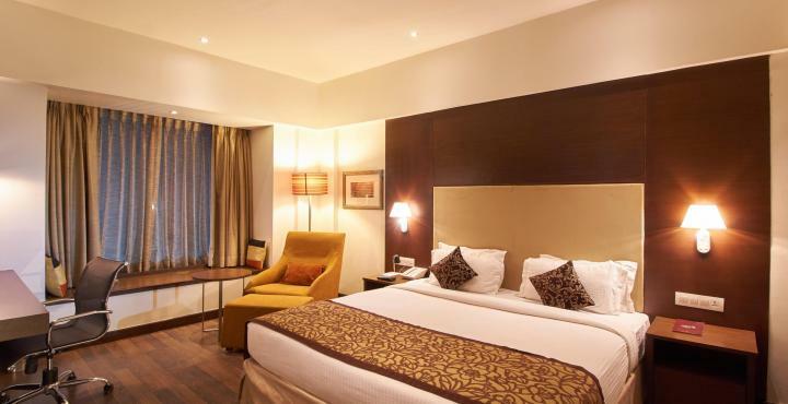 Hotel Platinum Rajkot Exteriör bild